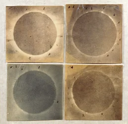 Cuatro vistas del eclipse solar del 18 de julio de 1860